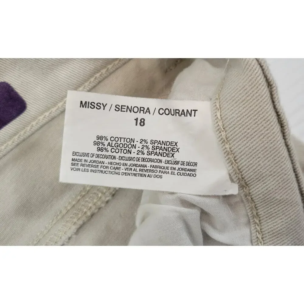 L0) Gloria Vanderbilt Amanda Capri Off-White Studded Denim Pants 18 Missy